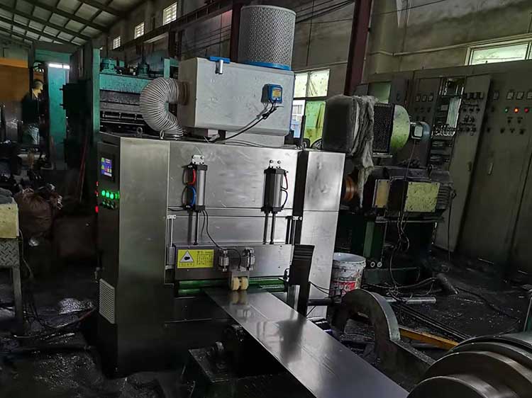 拉嬌平整涂油機(jī)